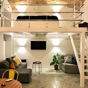 Beautifully Renovated Loft In Trastevere , Rome Italie