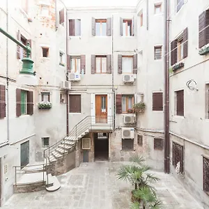 Campiello Chiesa, By Short Holidays Venise
